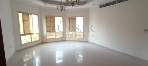 6 bedrooms Villa in Dubai, UAE No. 6352 6