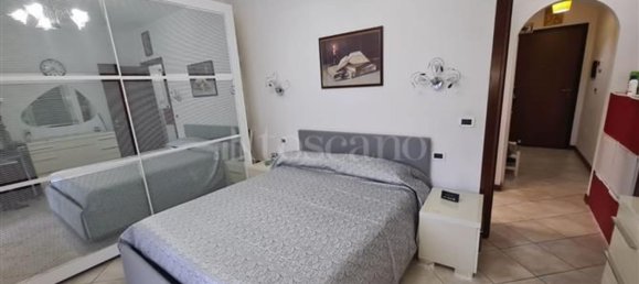 Apartamento de 2 habitaciónes en Pomezia, Italy No. 269710 11