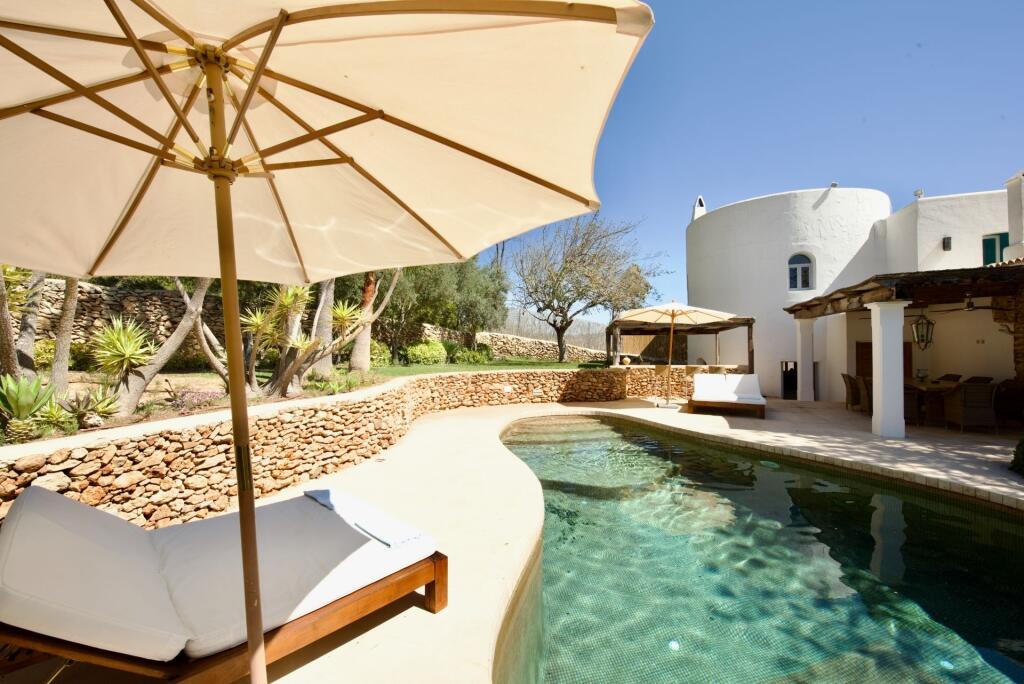 Вилла с 8 спальнями в Санта-Эулалия дель Рио, Испания № 183319