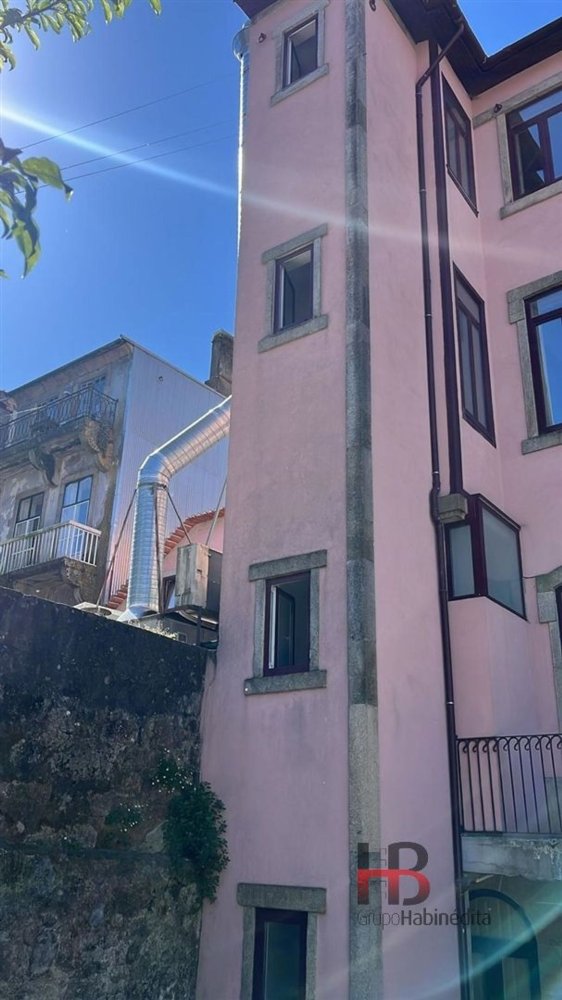 614m² Building in Porto, Portugal No. 137651