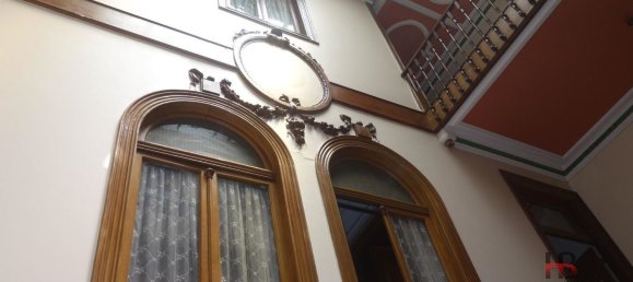 614m² Building in Porto, Portugal No. 137651 8