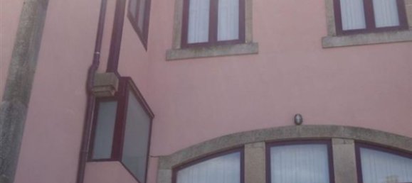 614m² Building in Porto, Portugal No. 137651 4