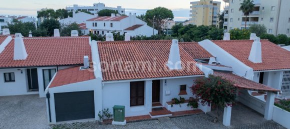 3 Schlafzimmer Haus in Quarteira, Portugal, Nr. 123604 4