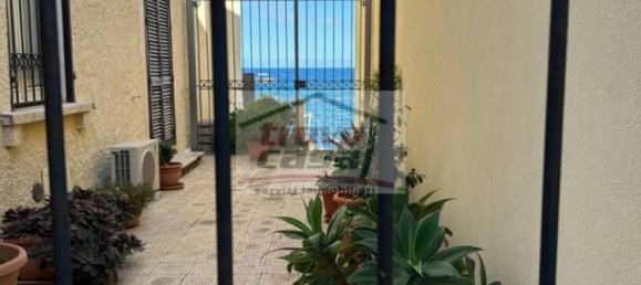 2 bedrooms Apartment in Syracuse, Italy No. 356389 3