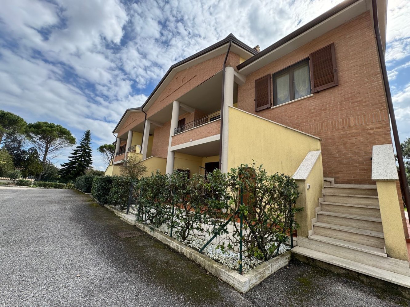 Квартира с 2 комнатами в Корчано, Италия № 47028