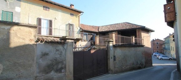 5 bedrooms House in Mombaruzzo, Italy No. 261449 5