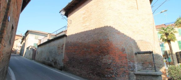 5 bedrooms House in Mombaruzzo, Italy No. 261449 4