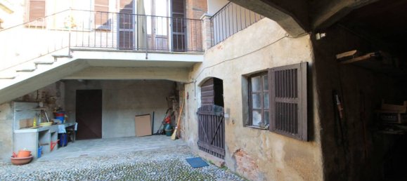 5 bedrooms House in Mombaruzzo, Italy No. 261449 8