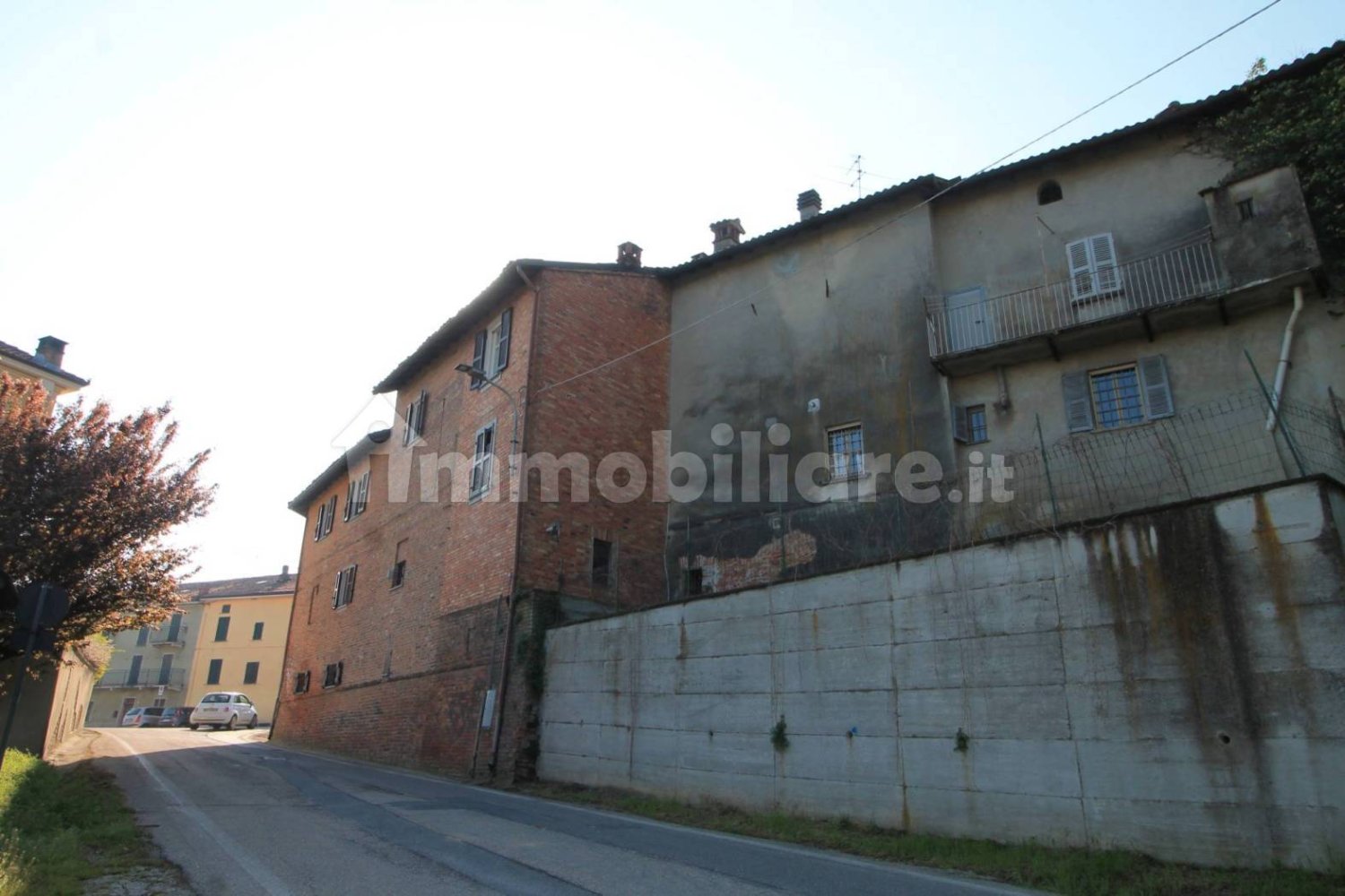 5 bedrooms House in Mombaruzzo, Italy No. 261449