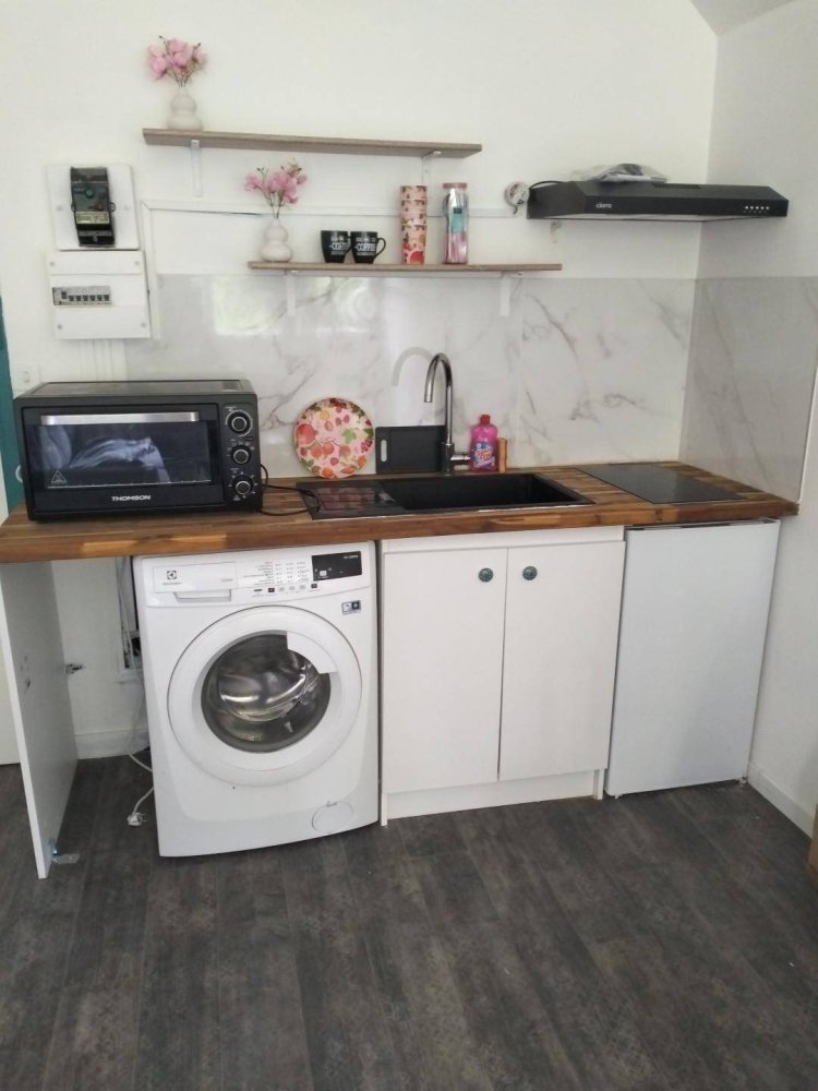 Studio in La Celle-Saint-Cloud, France No. 326554