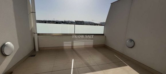 3 bedrooms Penthouse in Mosta, Malta No. 10398 3