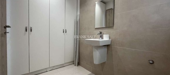 3 bedrooms Penthouse in Mosta, Malta No. 10398 8