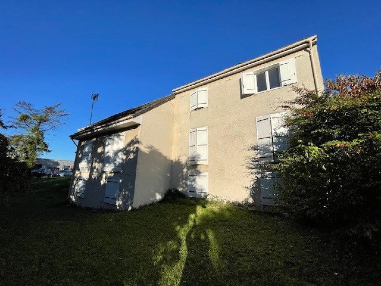 394m² Building in La Chapelle-Saint-Mesmin, France No. 236213