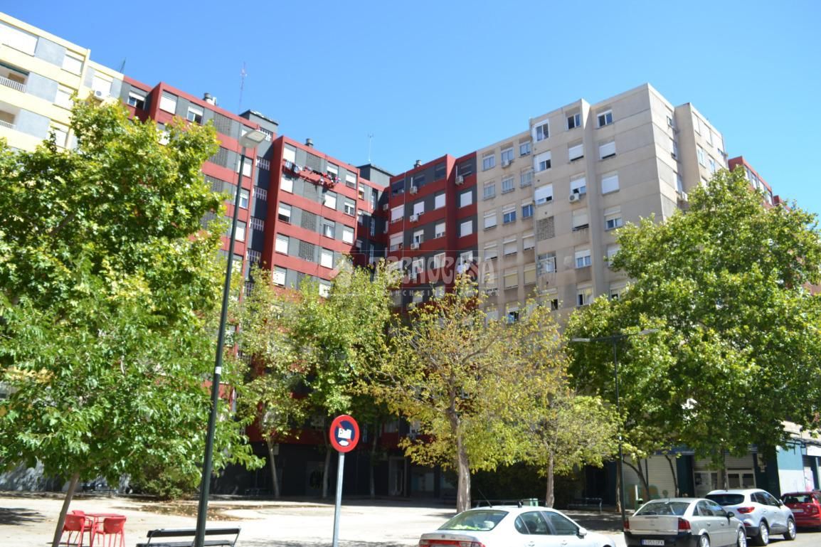 3 bedrooms Apartment in Zaragoza, Spain No. 145778