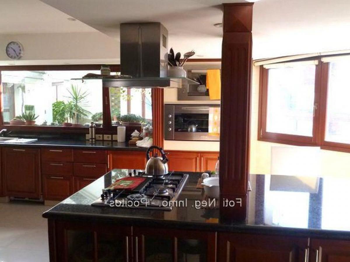 4 bedrooms Apartment in Montevideo, Uruguay No. 7548