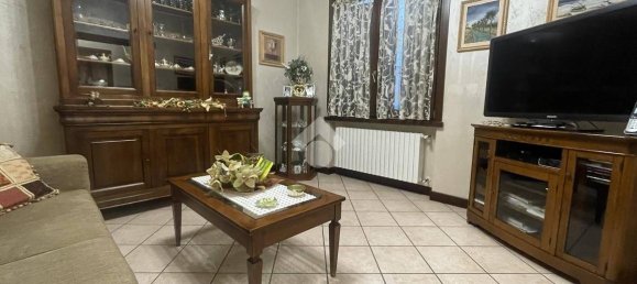 5 bedrooms Villa in Noceto, Italy No. 173640 8