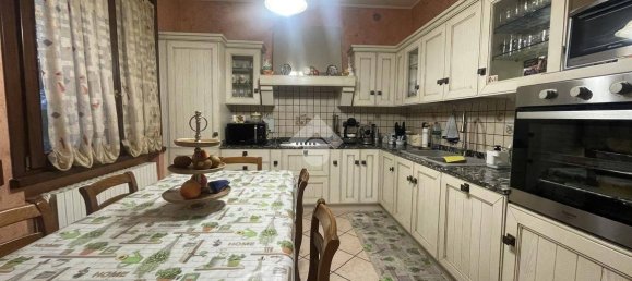 5 bedrooms Villa in Noceto, Italy No. 173640 3