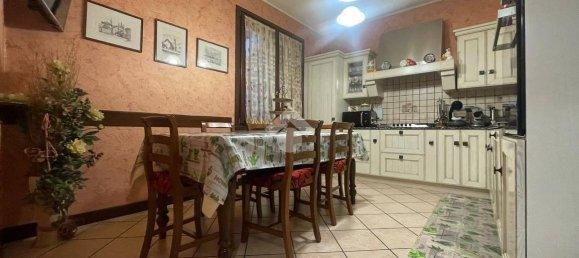 5 bedrooms Villa in Noceto, Italy No. 173640 2