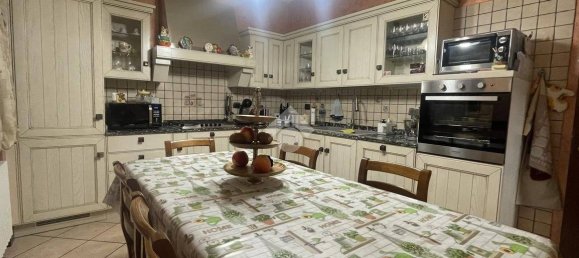 5 bedrooms Villa in Noceto, Italy No. 173640 4