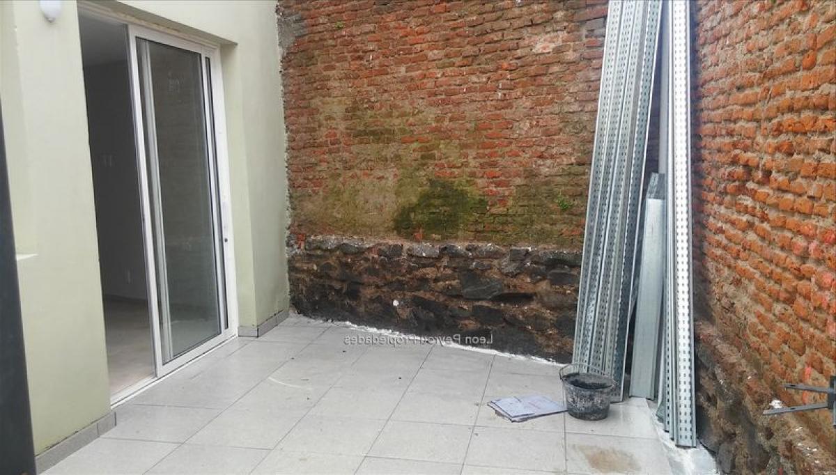 2 bedrooms Apartment in Montevideo, Uruguay No. 6576