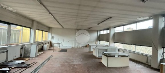 Склад 2500м² в Бергамо, Италия № 217518 18