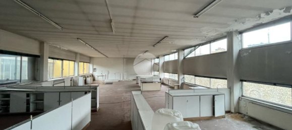 Склад 2500м² в Бергамо, Италия № 217518 9