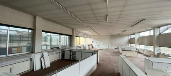 Склад 2500м² в Бергамо, Италия № 217518 7