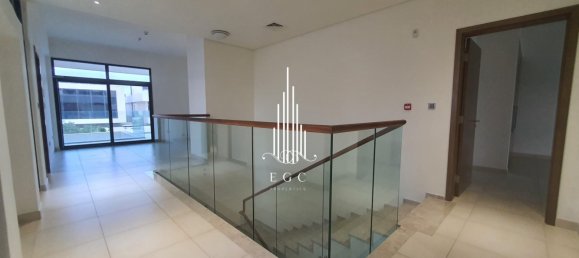 5 bedrooms Villa in Yas Island, UAE No. 40200 17