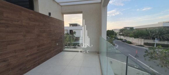 5 bedrooms Villa in Yas Island, UAE No. 40200 23