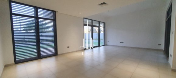 5 bedrooms Villa in Yas Island, UAE No. 40200 10