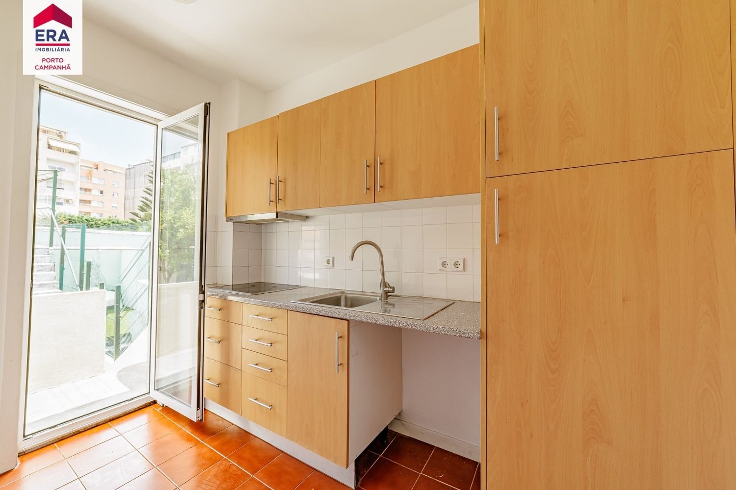 Дом с 3 спальнями в Порту, Португалия № 324713