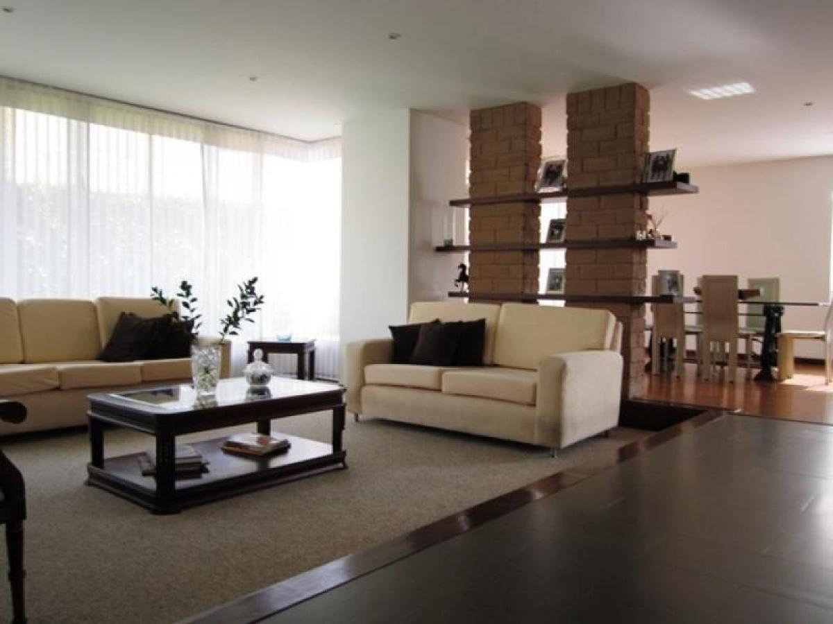 Casa de 3 dormitorios en Bogotá, Colombia No. 11816