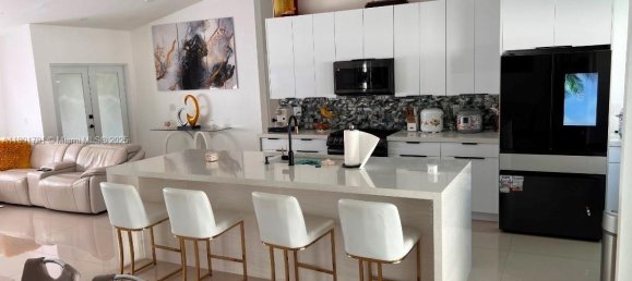 4 dormitorios villa en venta en Miami, Miami-Dade, Florida, USA № 615884 12