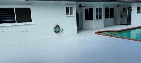 4 dormitorios villa en venta en Miami, Miami-Dade, Florida, USA № 615884 2