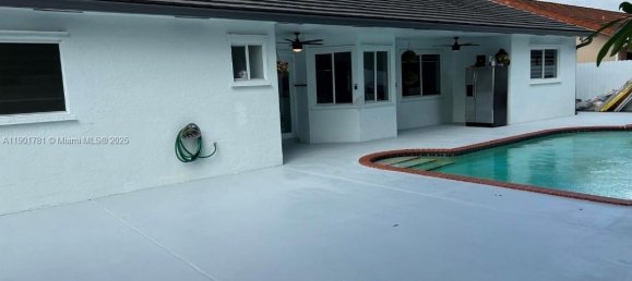 4 dormitorios villa en venta en Miami, Miami-Dade, Florida, USA № 615884 5
