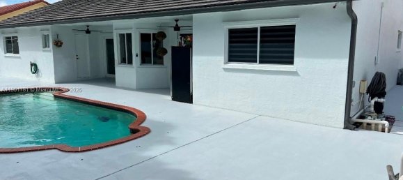 4 dormitorios villa en venta en Miami, Miami-Dade, Florida, USA № 615884 4
