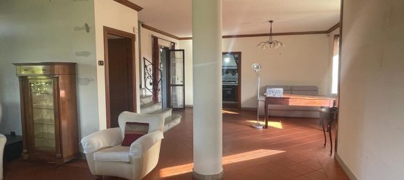 9 rooms House in Montignoso, Italy No. 64229 5