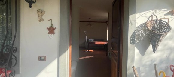 9 rooms House in Montignoso, Italy No. 64229 4