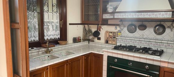 9 rooms House in Montignoso, Italy No. 64229 11