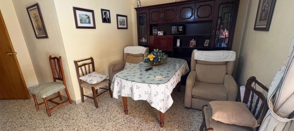 Apartamento de 3 dormitorios en Córdoba, Spain No. 140411 3