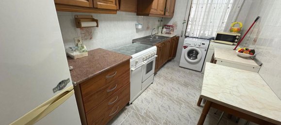 Apartamento de 3 dormitorios en Córdoba, Spain No. 140411 13