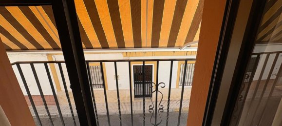 Apartamento de 3 dormitorios en Córdoba, Spain No. 140411 9