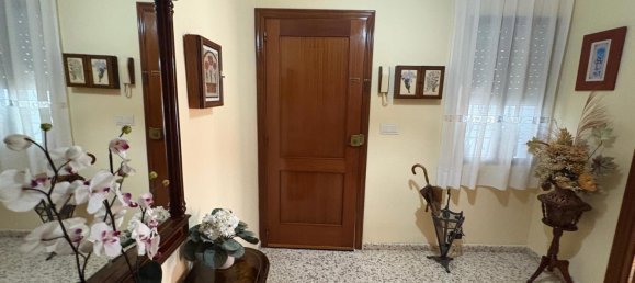 Apartamento de 3 dormitorios en Córdoba, Spain No. 140411 2