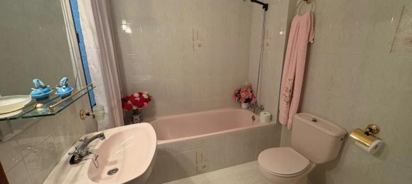 Apartamento de 3 dormitorios en Córdoba, Spain No. 140411 20