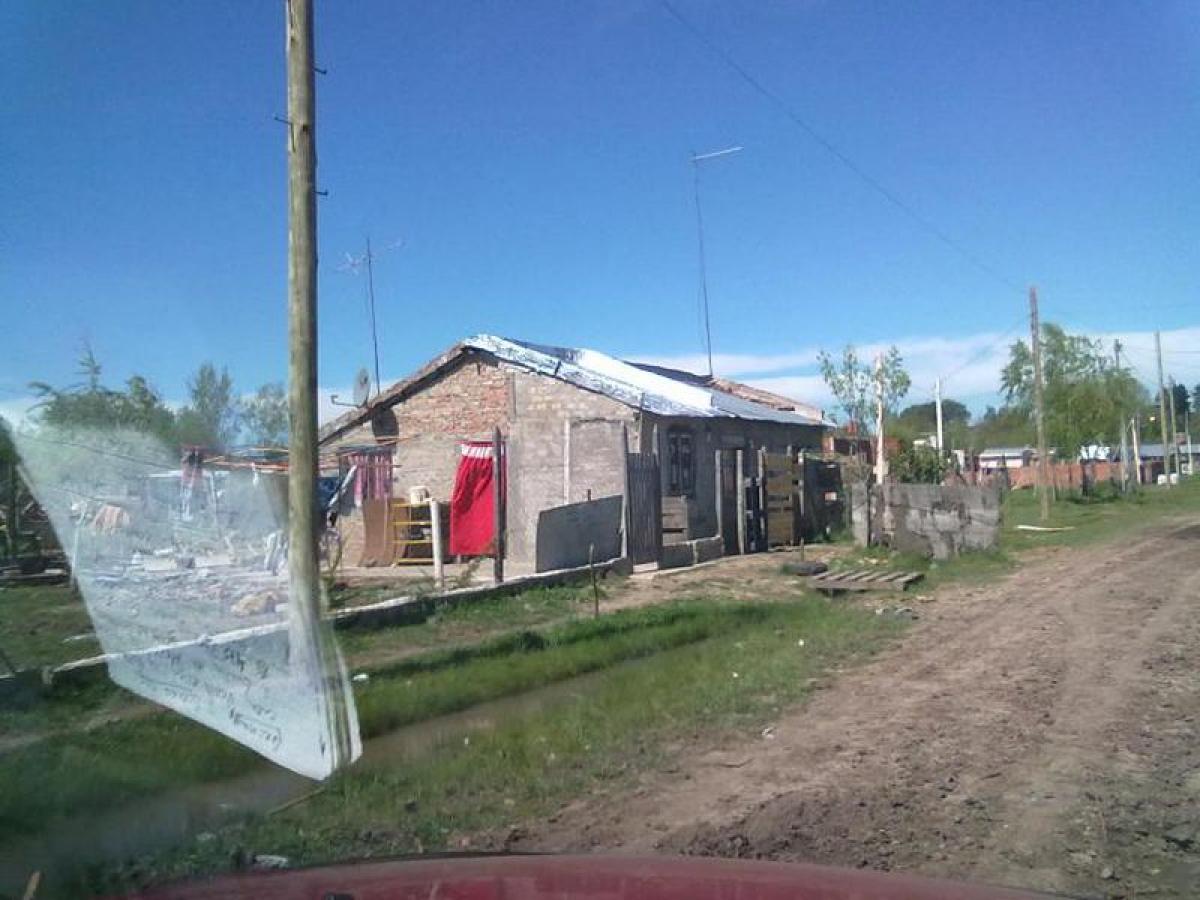 2 bedrooms House in Presidente Peron, Argentina No. 52029