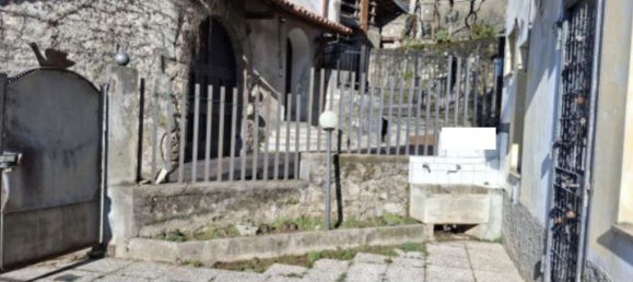 2 bedrooms Apartment in Gandino, Italy No. 370074 4