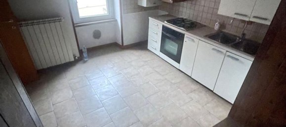 4 rooms Apartment in Ziano Piacentino, Italy No. 121485 2