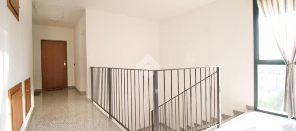 Квартира с 2 комнатами в Реджо Эмилия, Италия № 3526 24