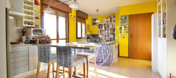 Квартира с 2 комнатами в Реджо Эмилия, Италия № 3526 16