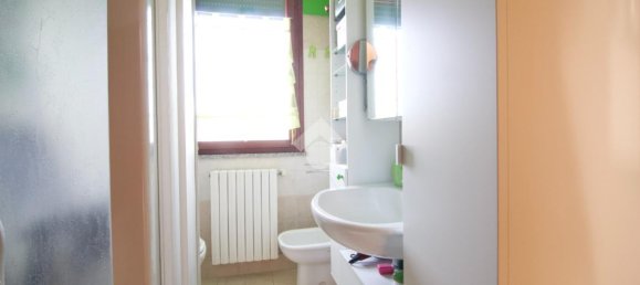 Квартира с 2 комнатами в Реджо Эмилия, Италия № 3526 9